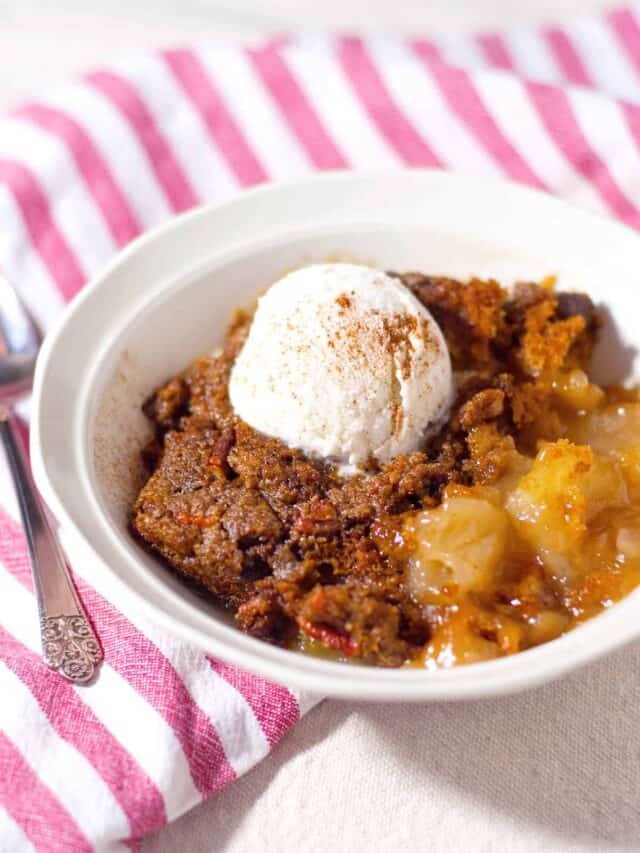 Gingerbread Apple Cobbler