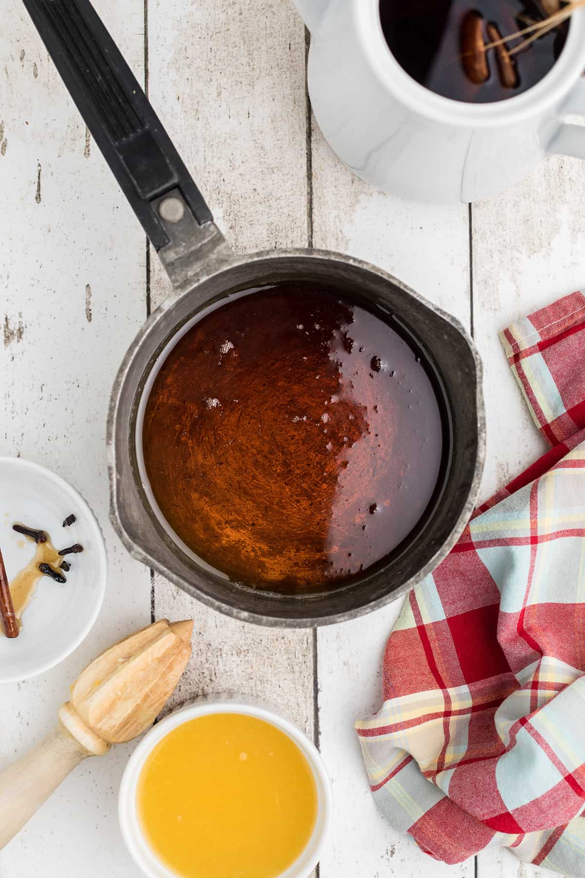 The finished spice infusion in a saucepan.